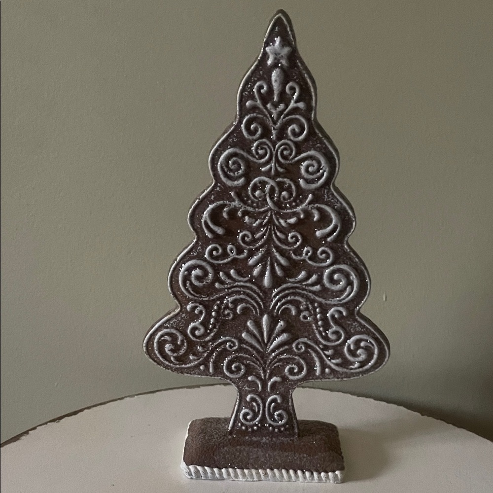 Elegant Brown Holiday Tree Decor